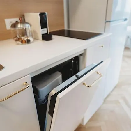 Little M's Kept Secret App Λιουμπλιάνα