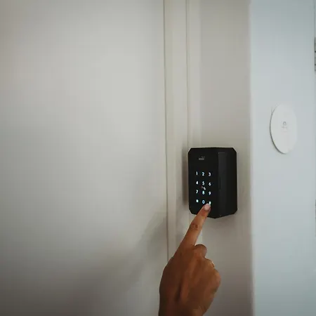 Little M's Kept Secret App Διαμέρισμα