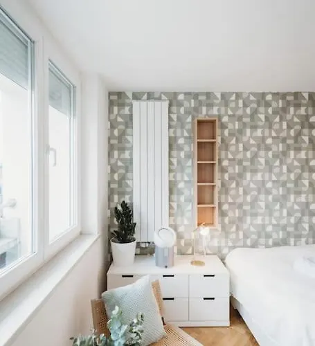 Little M's Kept Secret App * Ljubljana