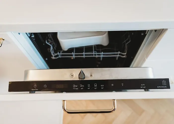 Little M's Kept Secret App דירה *