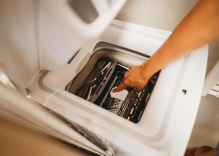 Little M's Kept Secret App דירה